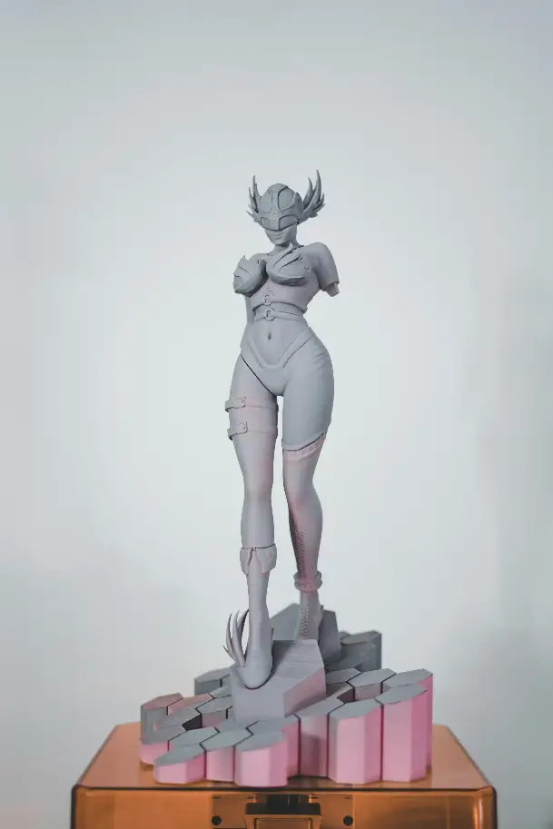 Figura impresa en 3d con tecnología SLA